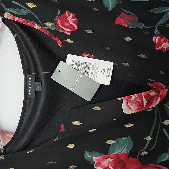 Torrid Women's Size 2 Bust 50 Mini Blouson Sleeve Skater Dress Black Floral :) - Picture 5 of 11